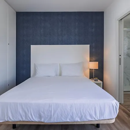 빌라 Outstanding With Private Pool By Lovelystay