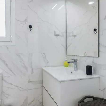 Outstanding With Private Pool By Lovelystay 빌라 *